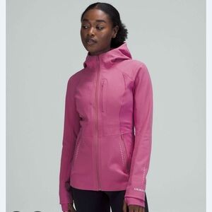 NWOT! Lululemon Cross Chill RepelShell Jacket 6